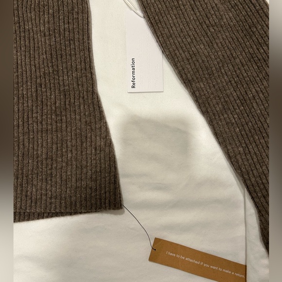 Reformation Glenna Cashmere Sweater - Picture 2 of 4